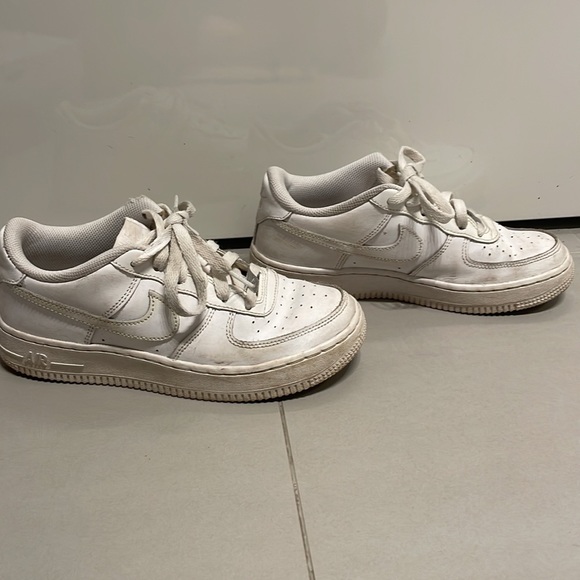Nike older kids Airforce 1 - Picture 4 of 9